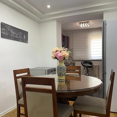 Nlux - Free Parking *