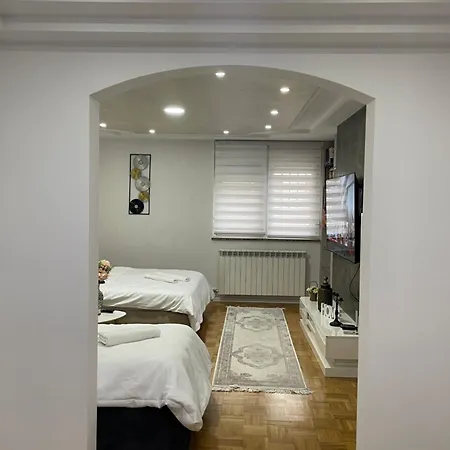 Nlux - Free Parking *