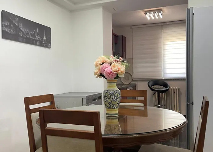 Nlux - Free Parking *