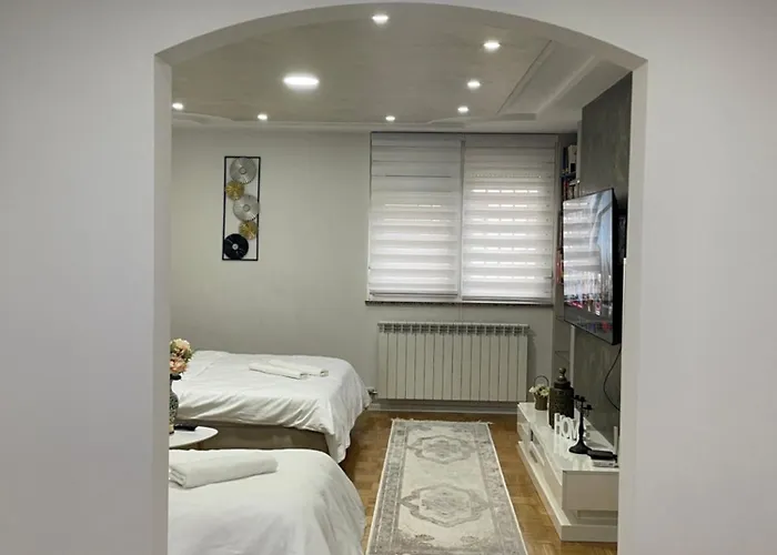 Nlux - Free Parking *